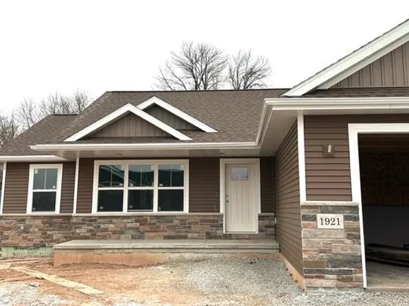 N1921 Medina Dr, Greenville, WI 54942
