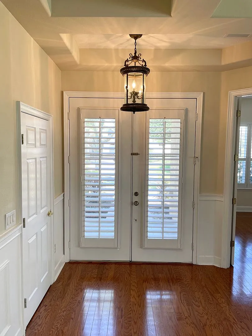 Luxury 5-Bedroom Home in Gated Whitney Isles at Belmere! - Fenced Yard!! — Photo 2