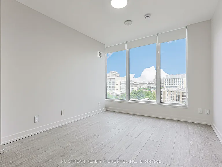 203 College St #905 — Photo 15