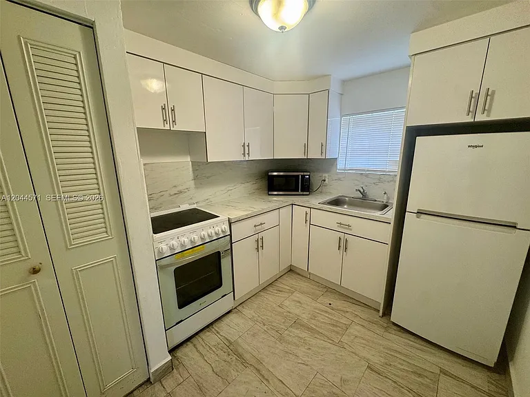 2519 Pierce St #B — Photo 3