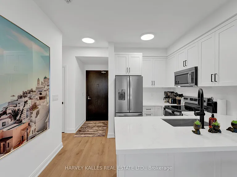 18 Yorkville Ave #1606 — Photo 16