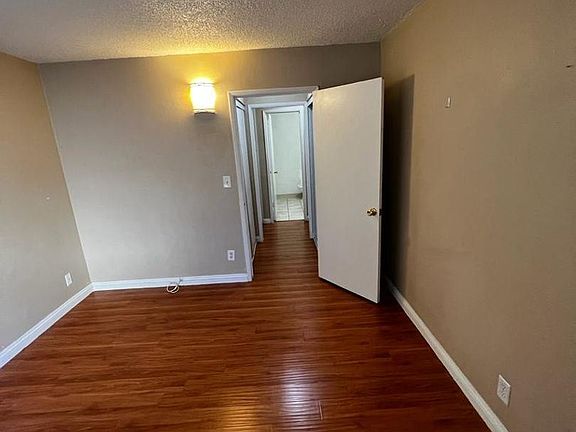 5th image of 1425 W Stoneridge Ct APT E