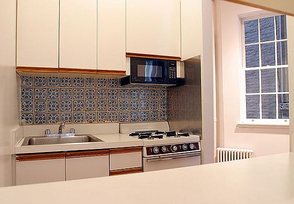 5th image of 233 E 96th St APT 1RW