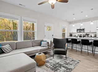 22 Daniel Rd, Asheville, NC 28806