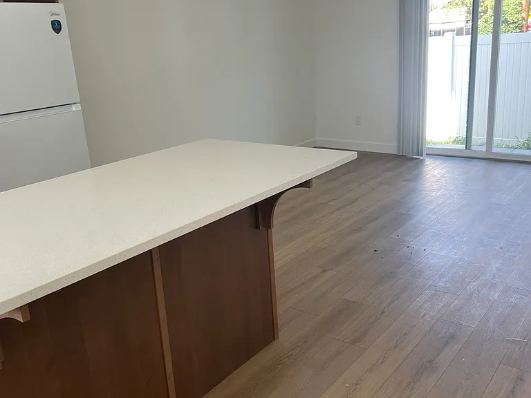 384 S Fort Ln — Photo 10