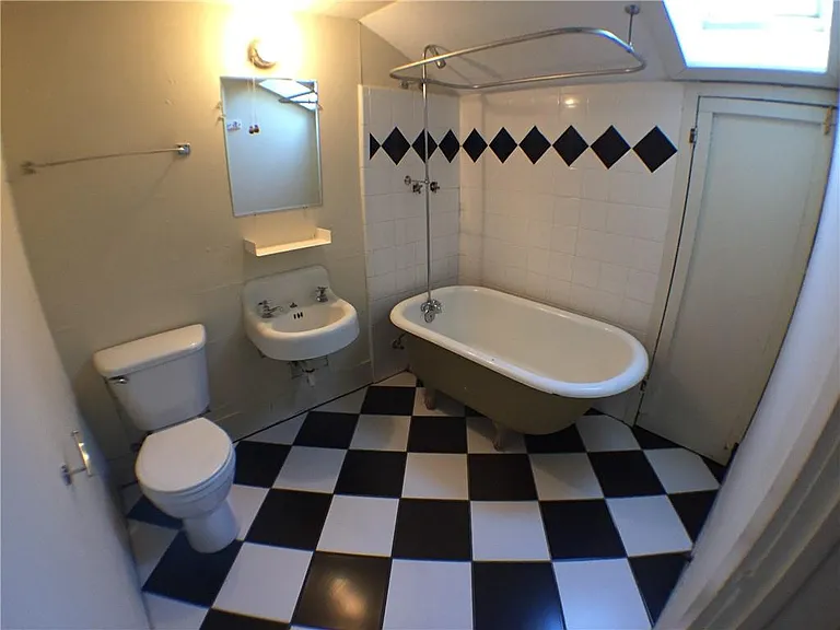 908 W 22nd St #F — Photo 7