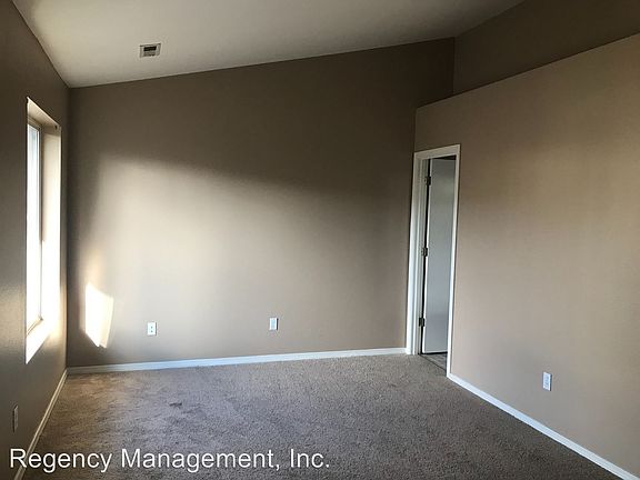 5th image of 5264 NE 121st Ave APT B-11
