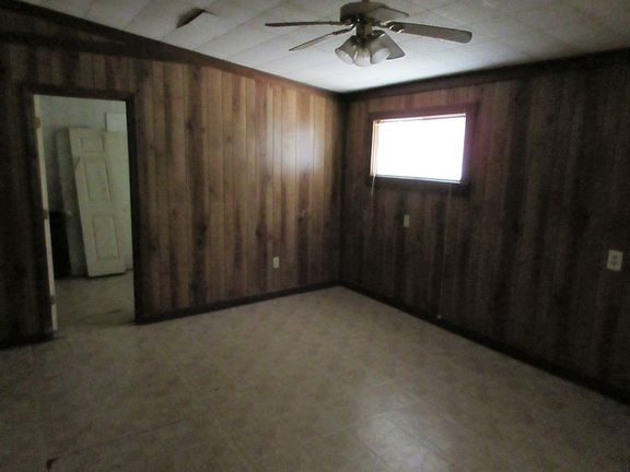 4th image of 2913 Greenwood Ave