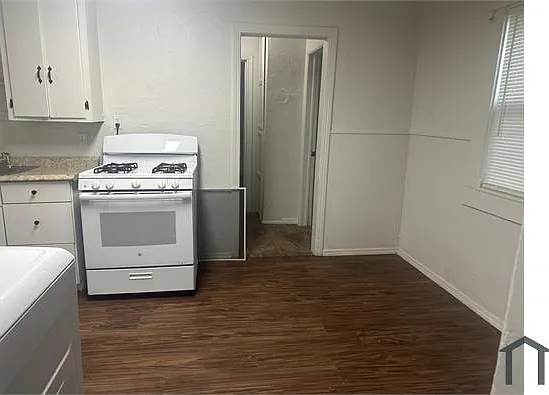 2 bed, $1,100 — Photo 3