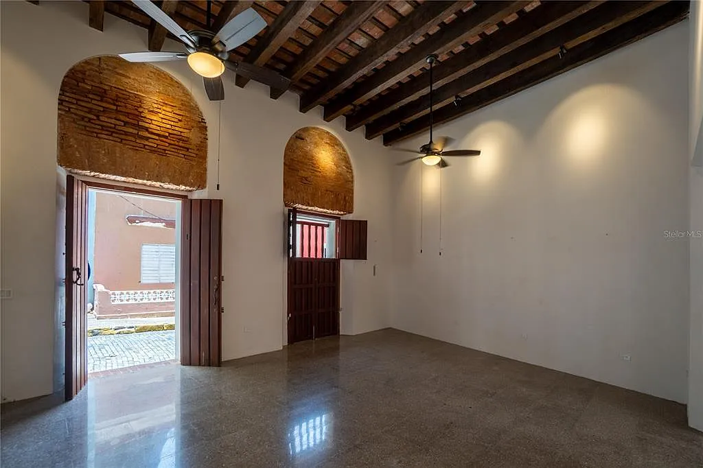 1 bed, 1.0 bath, $3,500 — Photo 3