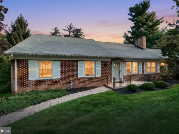 1319 Hillcroft Ln, York, PA 17403