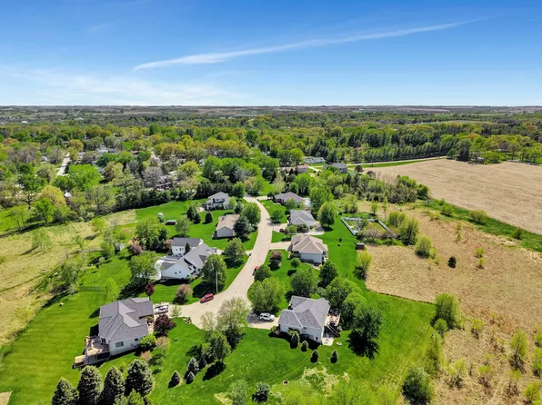 115 Whispering Pines Dr, Nebraska City, NE 68410