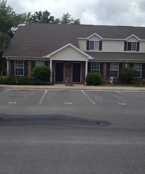 11 Guinevere Ln #B — Photo 1