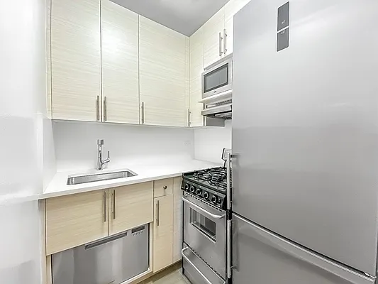 Rented by Brown Harris Stevens | media 12