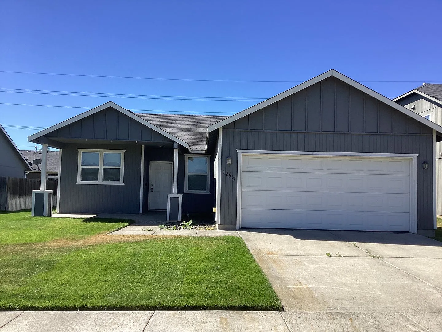Fully updated 3Bedroom, 2bath Airway Rancher - Available NOW! — Photo 1