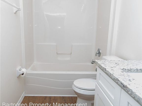 5th image of 3206 36th St W