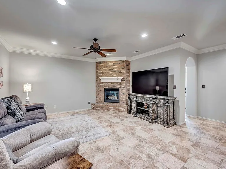 4416 Guadalupe St — Photo 3