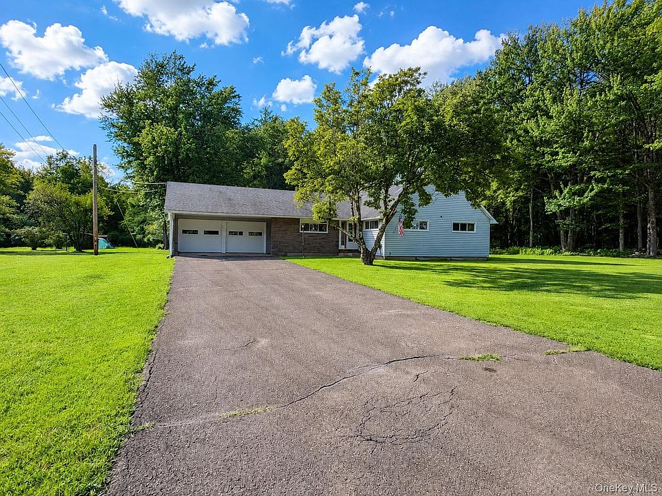1st image of 412 Brown Road