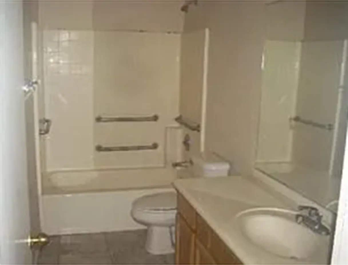 4 bed, 1416 sqft, $1,900 — Photo 3
