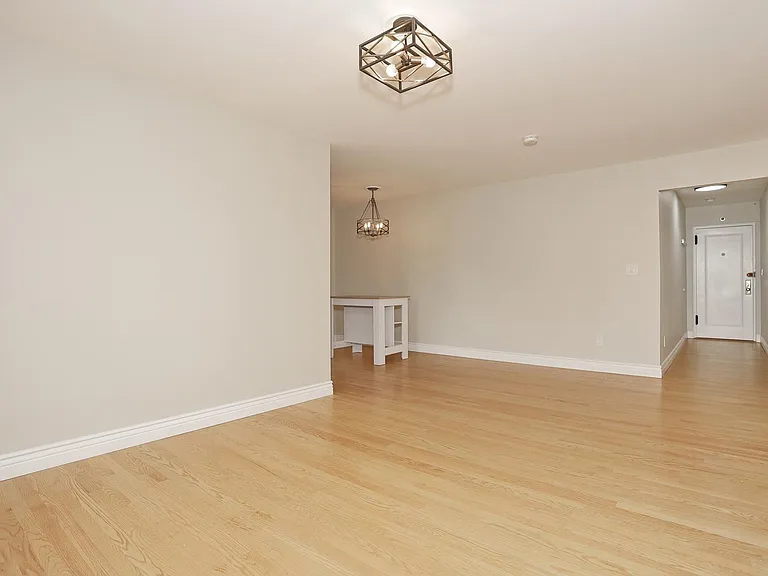 130 Orient Way #3D — Photo 8