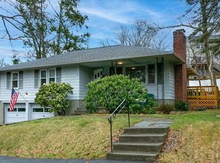 8 Pompano Rd, Worcester, MA 01605