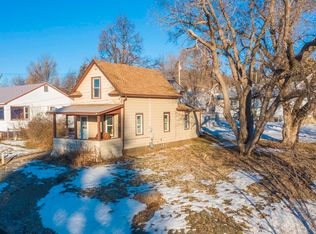 602 8th St NW, Mandan, ND 58554