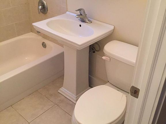 3rd image of 520 W Cornelia Ave #514103