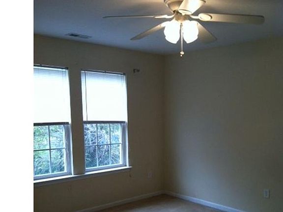 5th image of 727 Marshall Ave