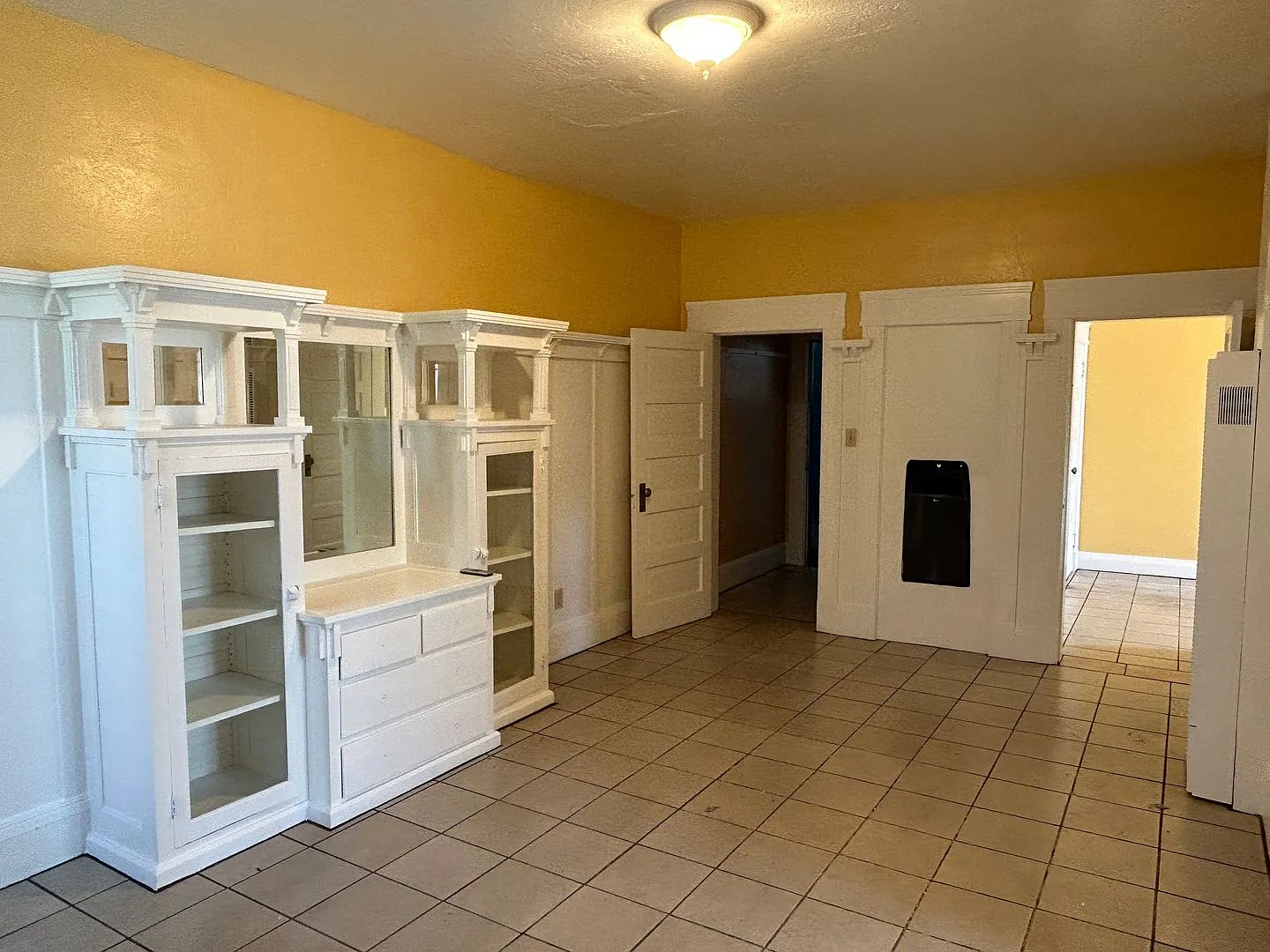 1330 Huntoon + Commercial — Photo 3