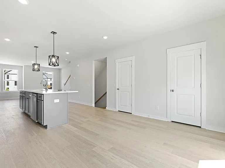 417 Talbot Dr — Photo 5