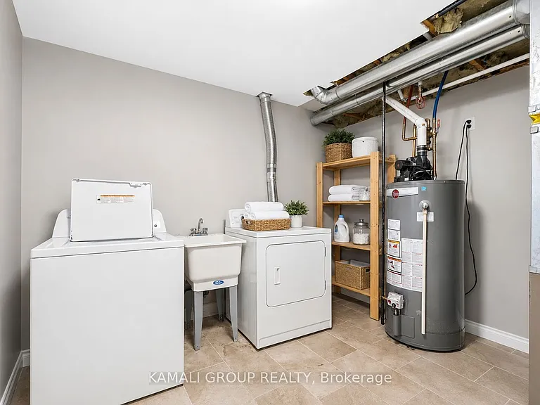 580 Capilano Cres #BASEMENT — Photo 10