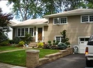 1 Harding Ave, Dumont, NJ 07628