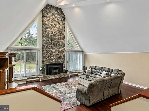 4th image of 475 Boyer Ave