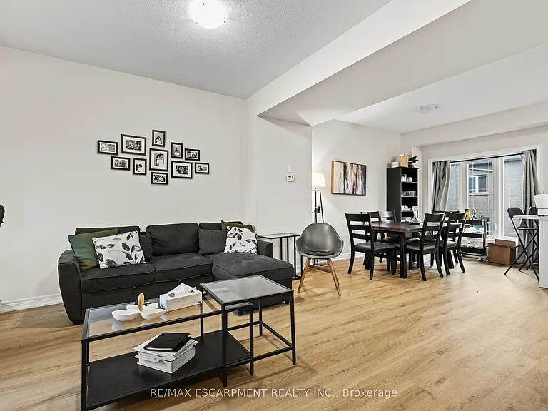 19 Picardy Dr #4 — Photo 15
