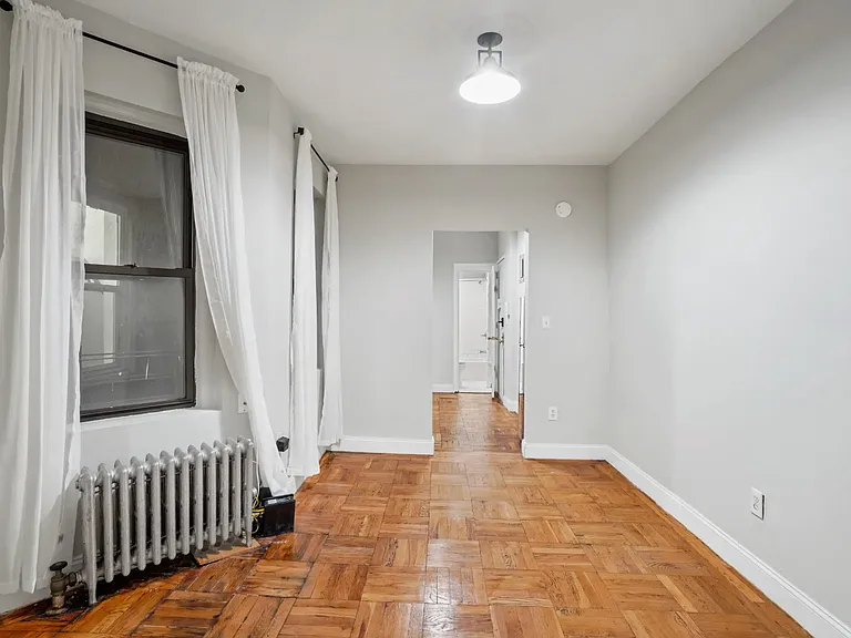 715 E 5th St #3C — Photo 10