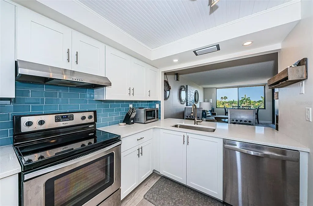 1 bed, 1.5 bath, 780 sqft, $1,895 — Photo 4