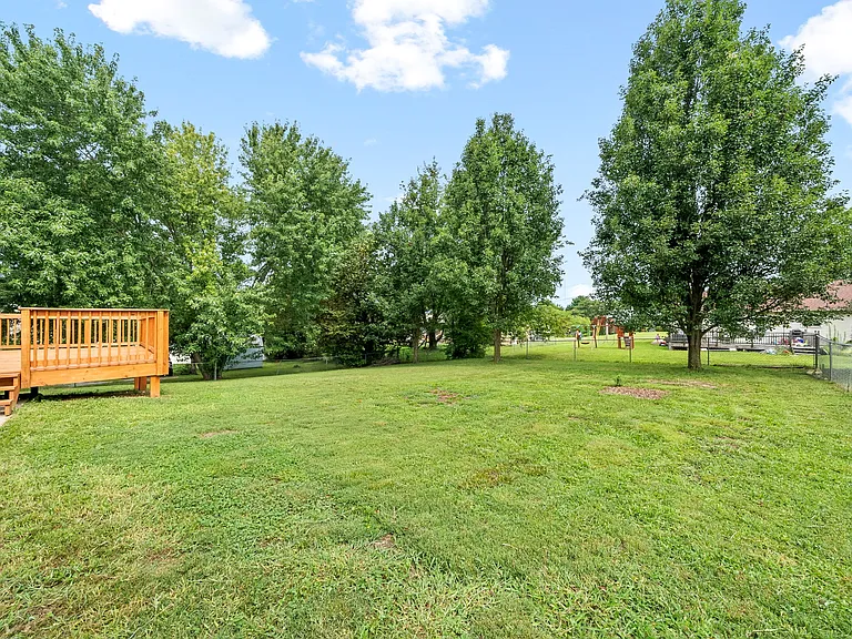 313 Grassland Dr — Photo 18