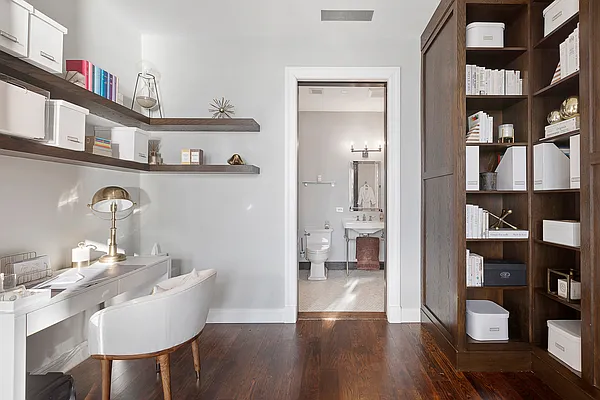 Sold by Compass | media 10