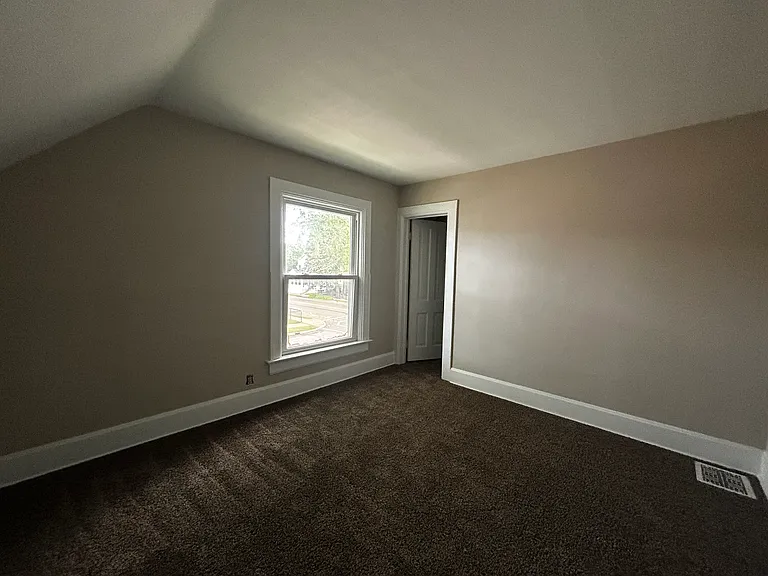 1405 Park Ave — Photo 2