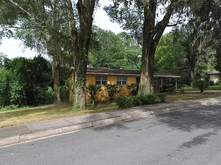 1410 NW 7th Rd — Photo 4