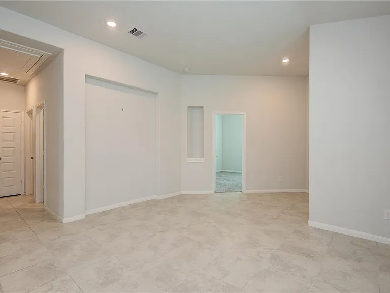 2425 Temple Crag Dr — Photo 5