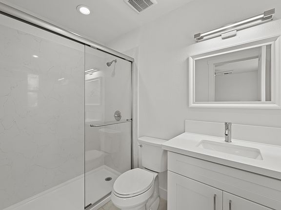 2nd image of 2561 Lexington St