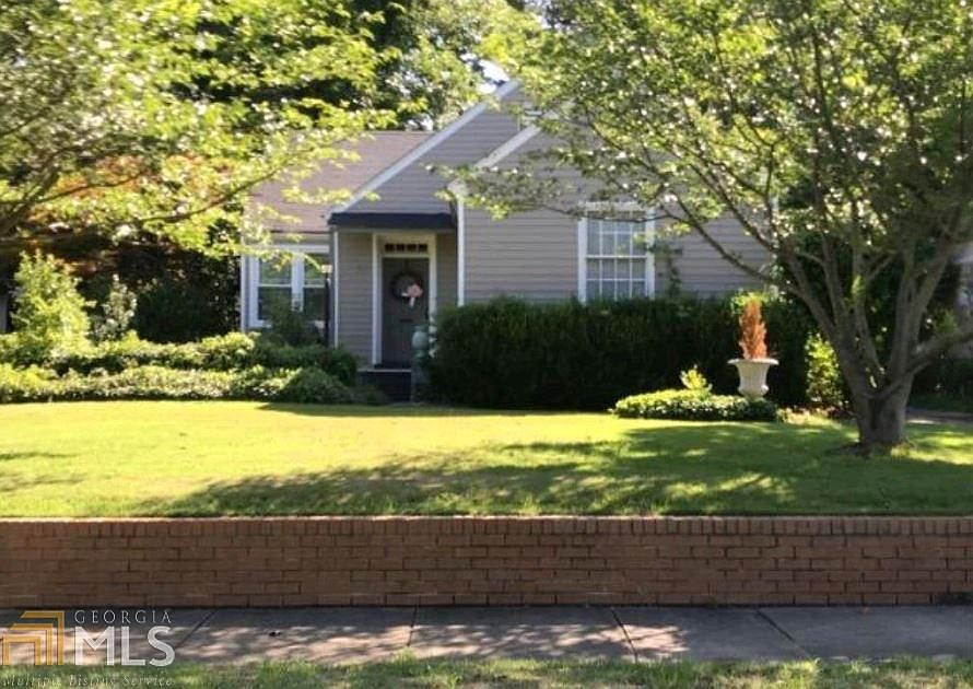 2nd image of 807 Nottingham Dr