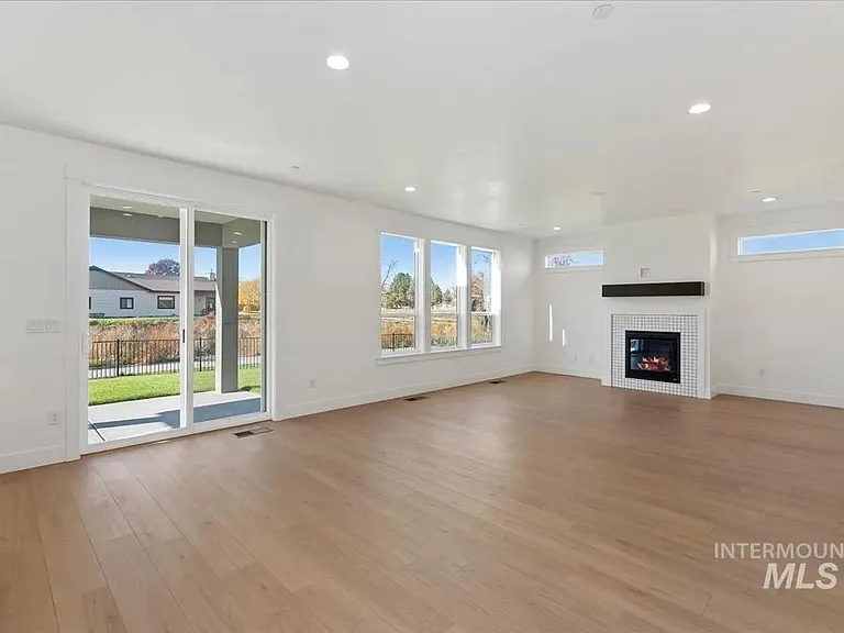 388 Hidden Mill Ct — Photo 4