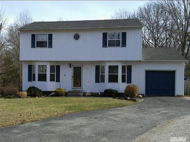 1st image of 32 Twin Oaks Dr