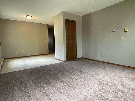 3rd image of 2921 30th Ave S APT 1