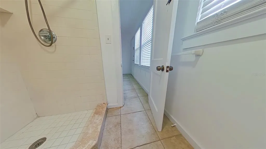 1 bed, 1.0 bath, 800 sqft, $1,350 — Photo 2
