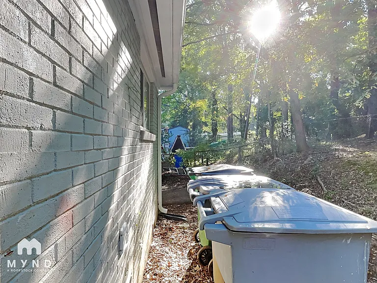 301 Edgegreen Dr — Photo 19