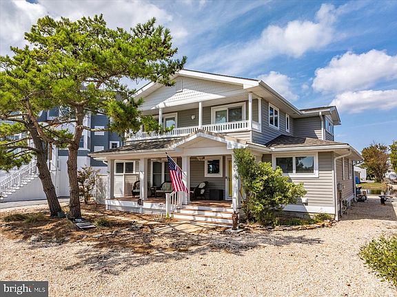 2nd image of 409 Bristol Rd