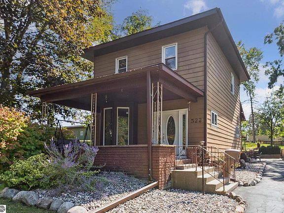 2nd image of 522 E Saginaw St